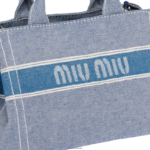 ⁦אוסף bluette Miu Miu תיק ג'ינס עם לוגו אקארד FNPPL133⁩ – תמונה ⁦7⁩