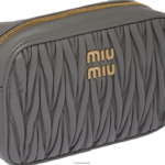 ⁦אוסף אפור שיש Miu Miu תיק כתף מעור נאפה מטאלס FNPPL72⁩ – תמונה ⁦7⁩