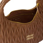 ⁦אוסף קוניאק Miu Miu wander matelasse תיק נווד מעור נאפה FNPPL29⁩ – תמונה ⁦6⁩